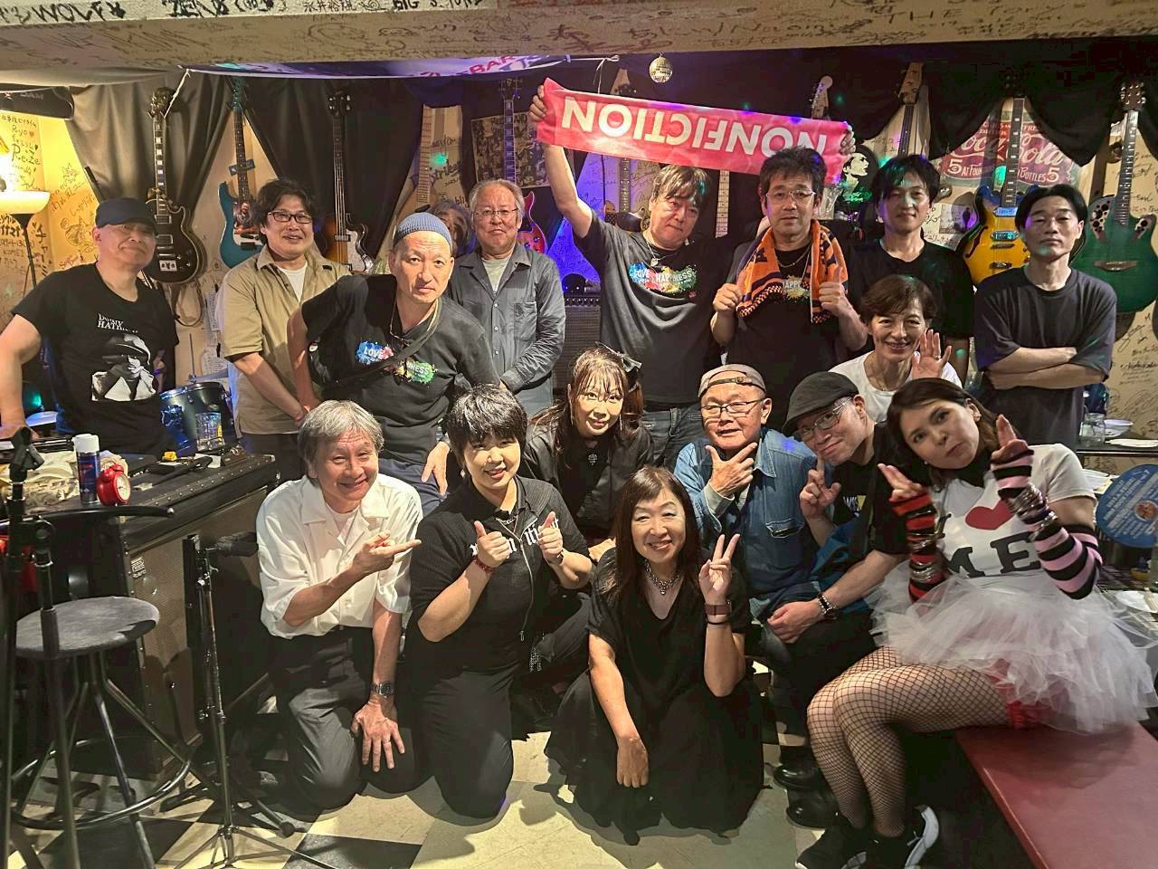 レプリカの曲で好きな曲を選んで下さい（複数選択可） girl,do you remenber dreamin' dreamin' 愛がいっぱい 愛のかけら tough & free 暗い道 so many times アリョーシャ blue